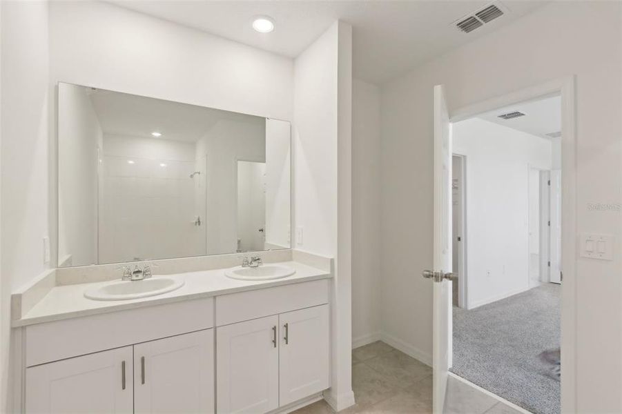 Furnished interior view inside a new home in Eden Hills, Lake Alfred (Image 7).