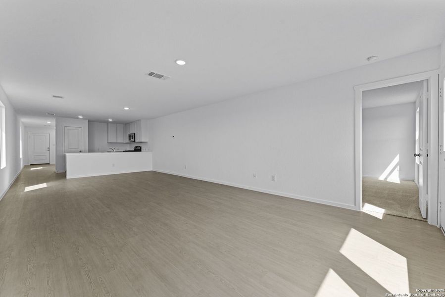 Spacious, unfurnished interior of a new home in , New Braunfels (Image 14).