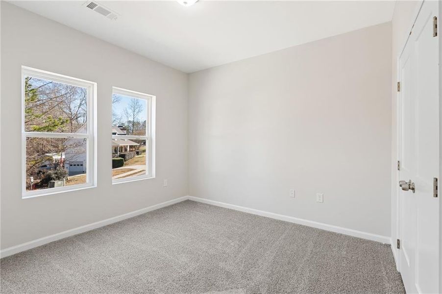 Spacious, unfurnished interior of a new home in , Temple (Image 18).