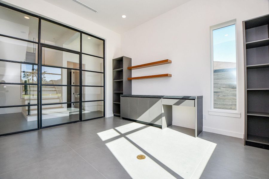 Community amenities in , Houston (Image 42).