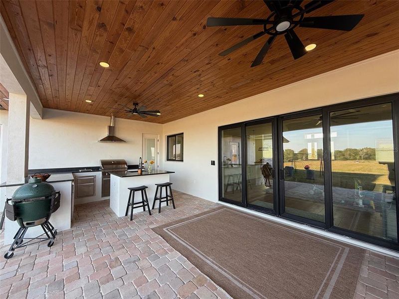 Exterior details and patio area of a home in , Bartow (Image 26).