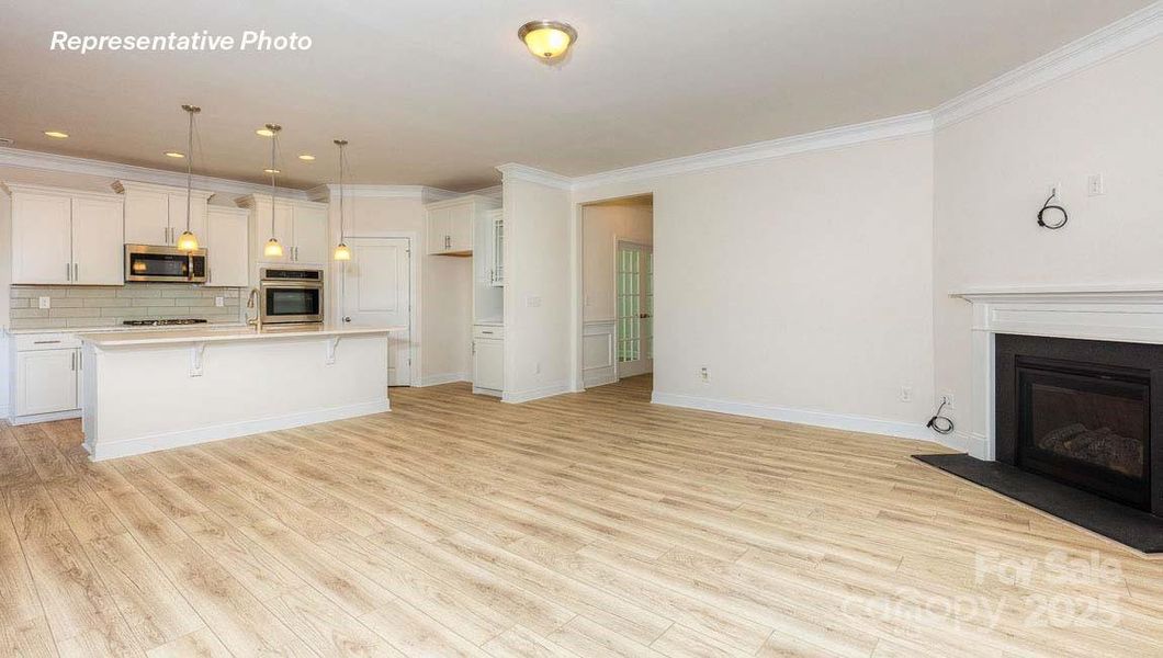 Spacious, unfurnished interior of a new home in Sylvan Creek, Denver (Image 22).