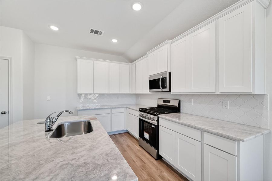 Furnished interior view inside a new home in Rollingbrook Estates, Baytown (Image 11).