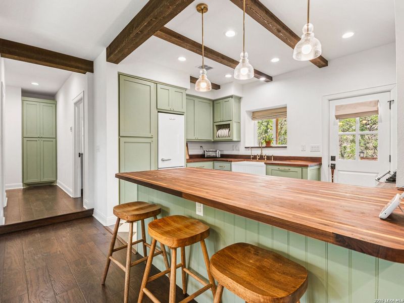 Furnished interior view inside a new home in , Bandera (Image 16).