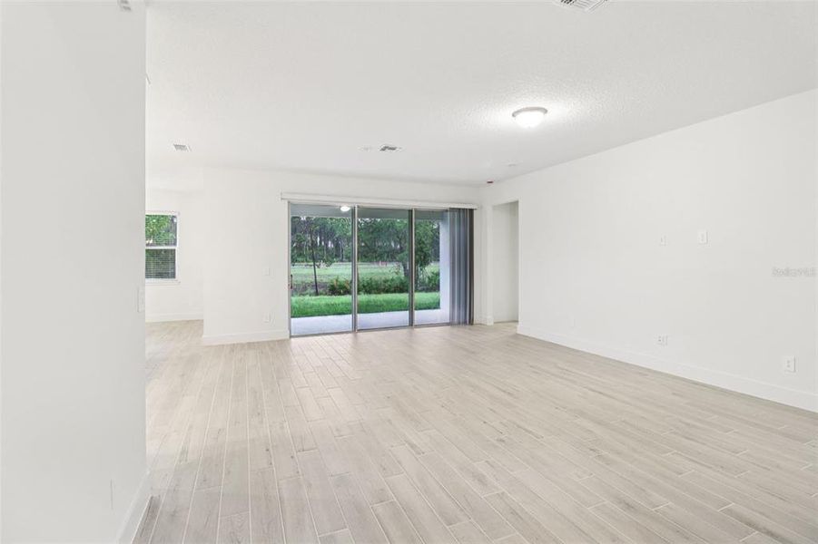 Spacious, unfurnished interior of a new home in Ridgehaven - Reserve Series, Ormond Beach (Image 39).