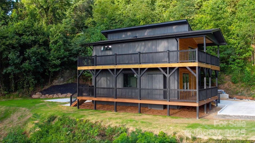 Front exterior of a new home in , Canton, NC, highlighting curb appeal (Image 15). Front exterior of a new home in , Canton, NC, highlighting curb appeal (Image 15).