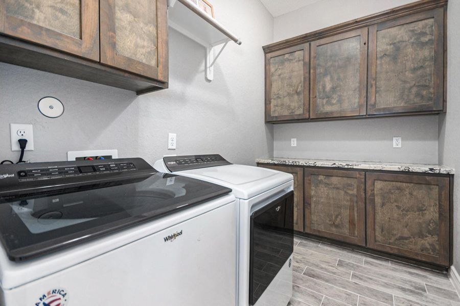 Close-up of interior finishes inside a home in , Anahuac (Image 19).
