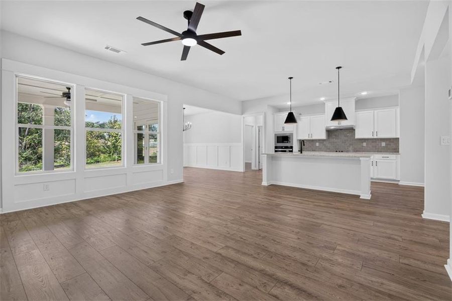 Spacious, unfurnished interior of a new home in , Athens (Image 57).