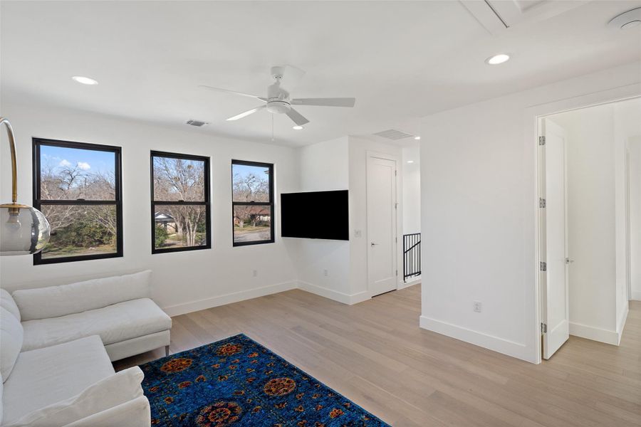 Spacious, unfurnished interior of a new home in , Austin (Image 22).