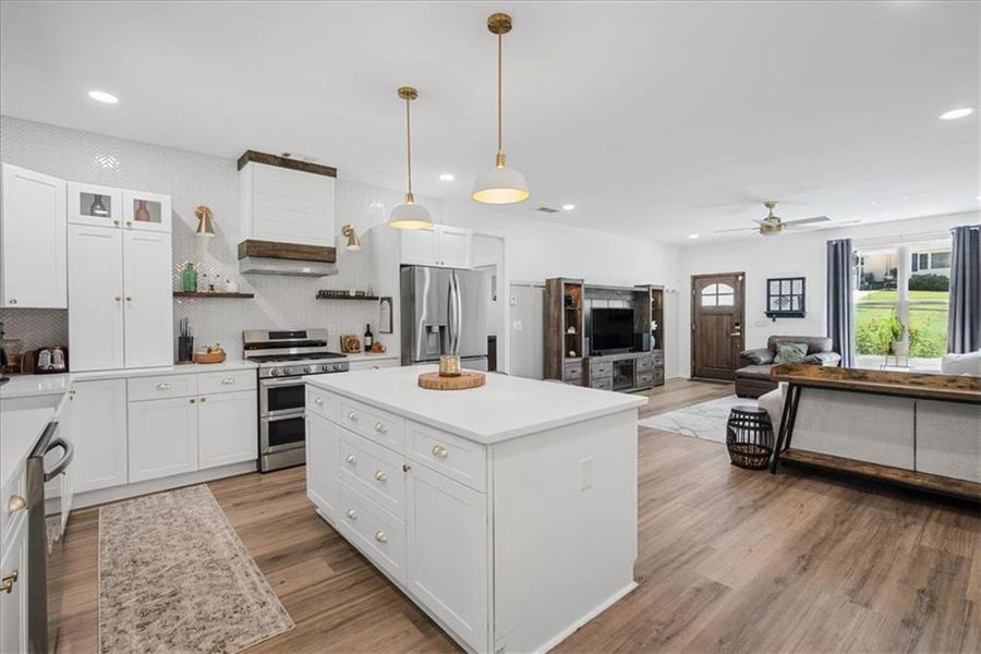 Furnished interior view inside a new home in , Atlanta (Image 7).