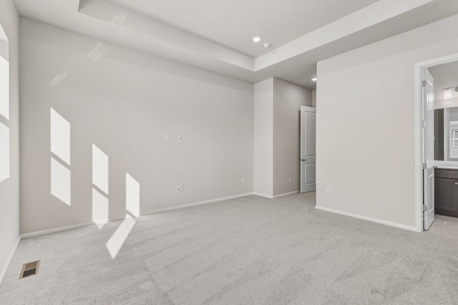 Spacious, unfurnished interior of a new home in Talon Pointe, Thornton (Image 13).