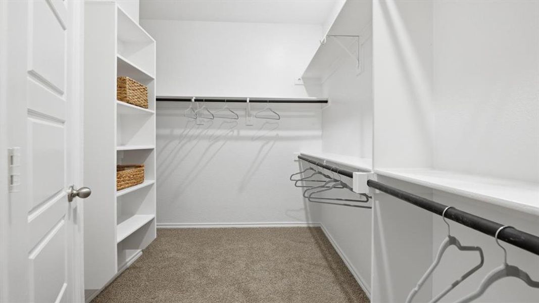Spacious, unfurnished interior of a new home in Trails of Elizabeth Creek, Fort Worth (Image 20).