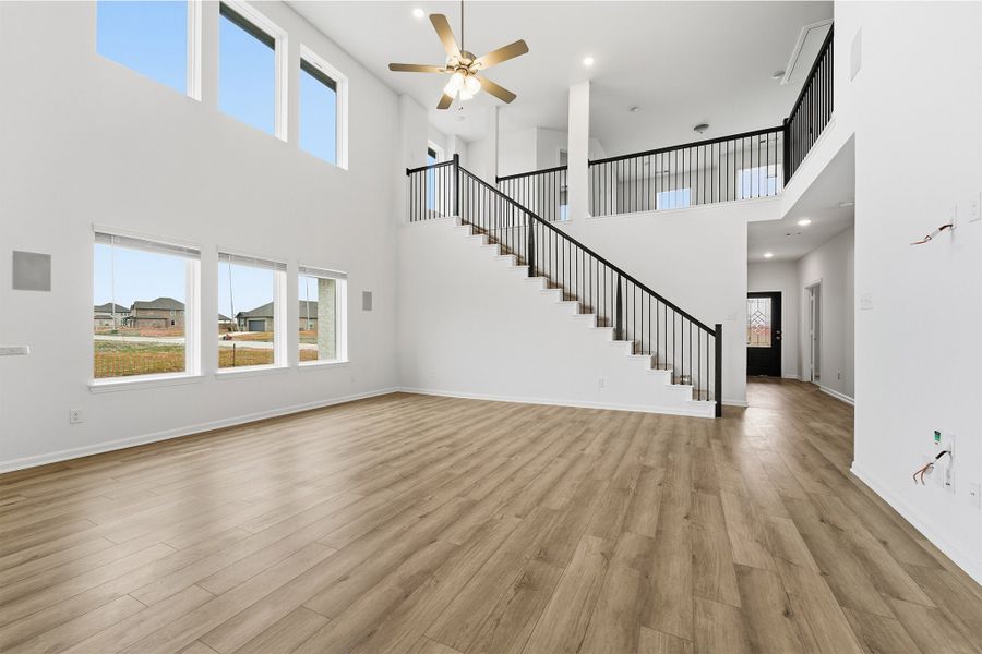 Spacious, unfurnished interior of a new home in Saddlebrook Estates, Waxahachie (Image 15).
