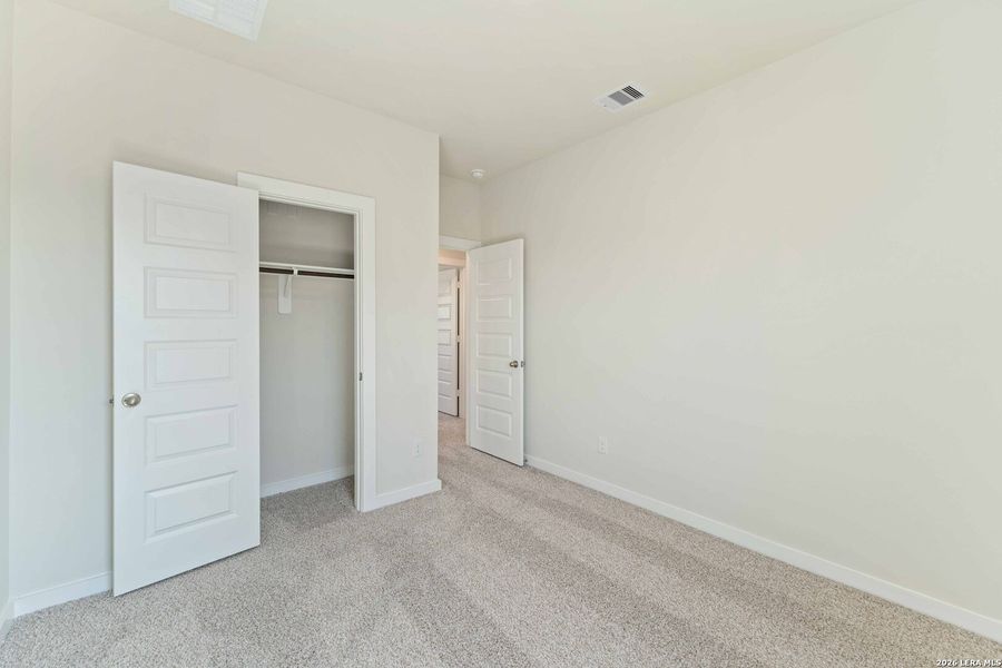 Spacious, unfurnished interior of a new home in Hunters Ranch, San Antonio (Image 20). Spacious, unfurnished interior of a new home in Hunters Ranch, San Antonio (Image 20).