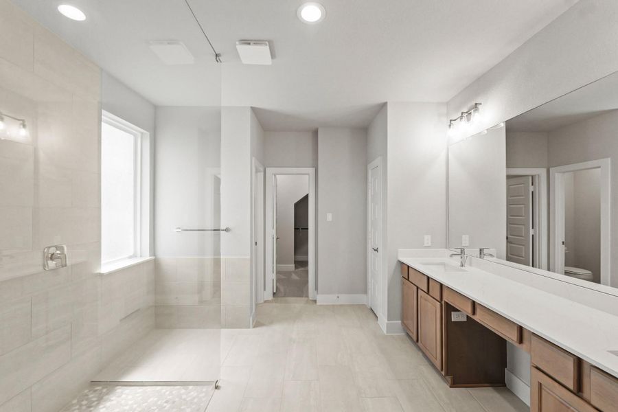 Image 44 of a home in Briarwood Crossing.