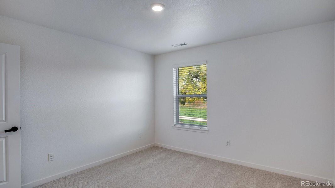 Spacious, unfurnished interior of a new home in Hansen Farm, Fort Collins (Image 28).