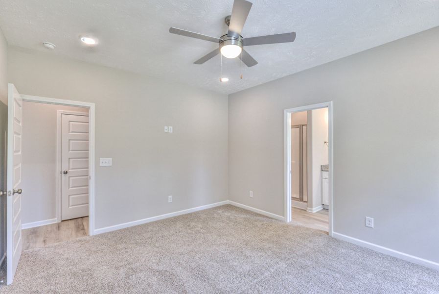 Spacious, unfurnished interior of a new home in Legacy Preserve, Tullahoma (Image 19).