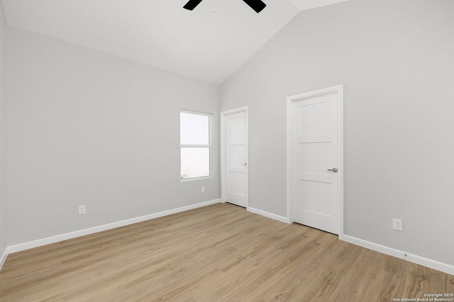 Spacious, unfurnished interior of a new home in , Weslaco (Image 18).