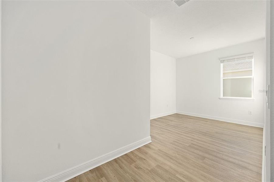 Spacious, unfurnished interior of a new home in , Ocala (Image 39).