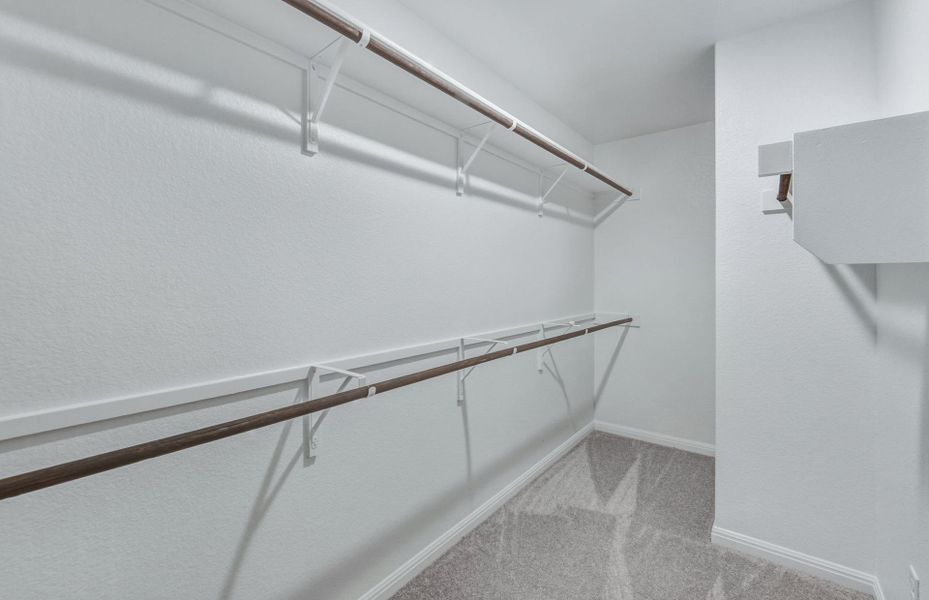 Spacious, unfurnished interior of a new home in Horizon Lake, Leander (Image 33).