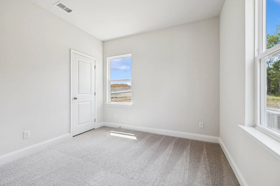 Spacious, unfurnished interior of a new home in Cades Bluff, Lebanon (Image 30).