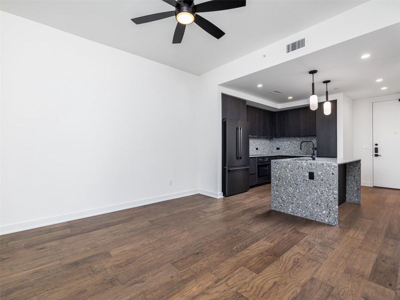 Spacious, unfurnished interior of a new home in Vesper, Austin (Image 10).