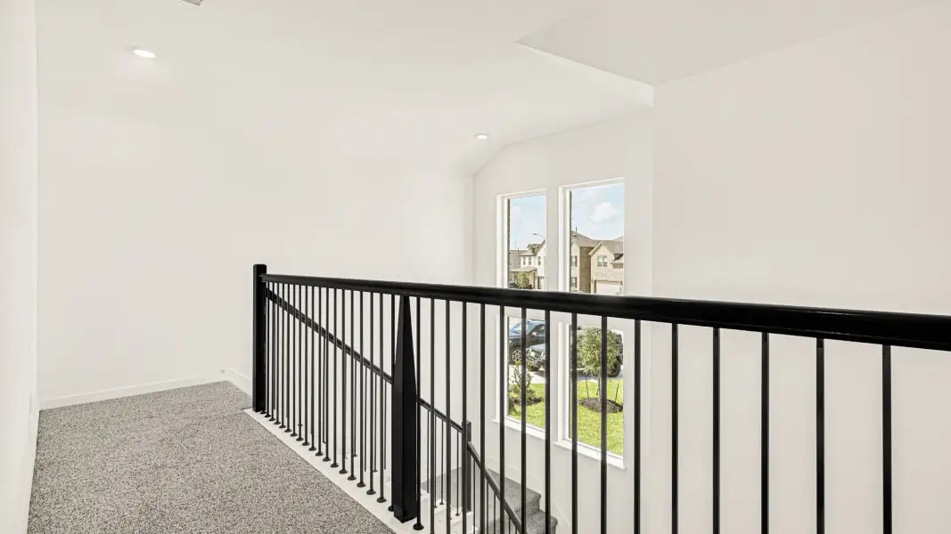 Spacious, unfurnished interior of a new home in Harvest Pointe, Needville (Image 18).