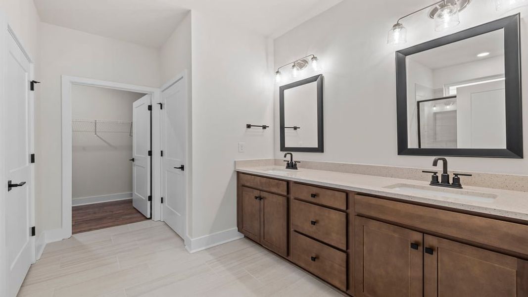 Representative furnished interior of a home built from the Robinson by D.R. Horton in Cottonwood Ridge, Piedmont (Image 15).