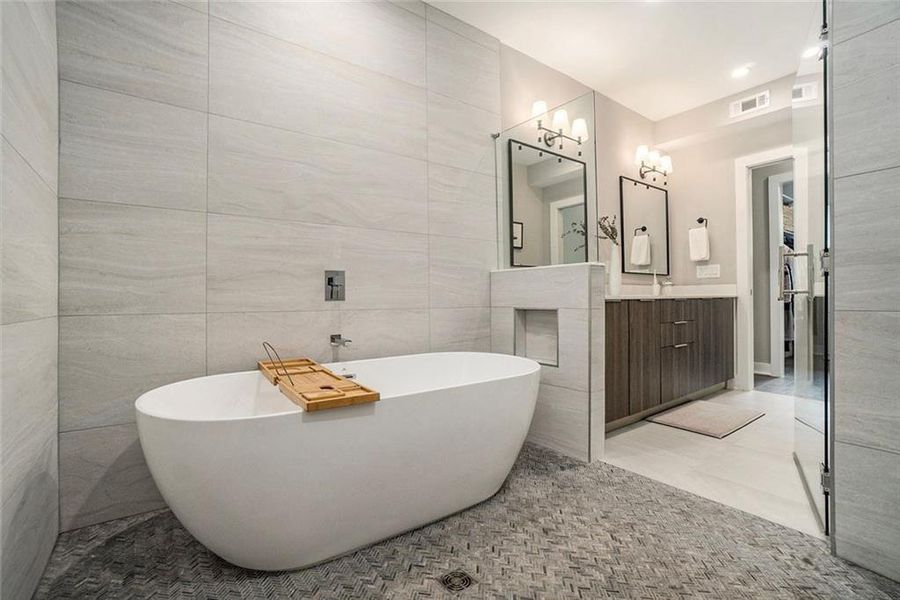 Furnished interior view inside a new home in , Atlanta (Image 50).