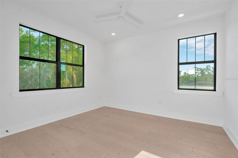 Spacious, unfurnished interior of a new home in , Tampa (Image 32).