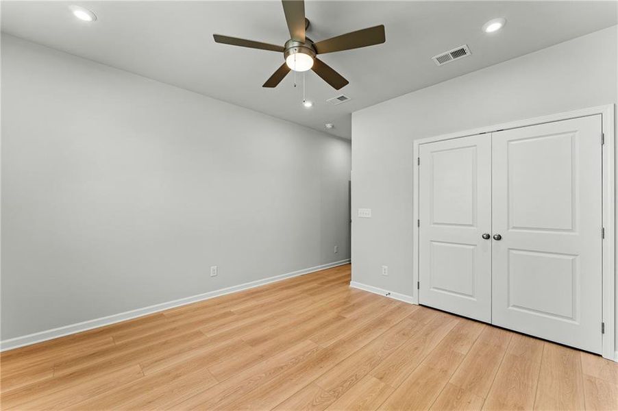 Spacious, unfurnished interior of a new home in Watermist at Mirror Lake, Villa Rica (Image 10).