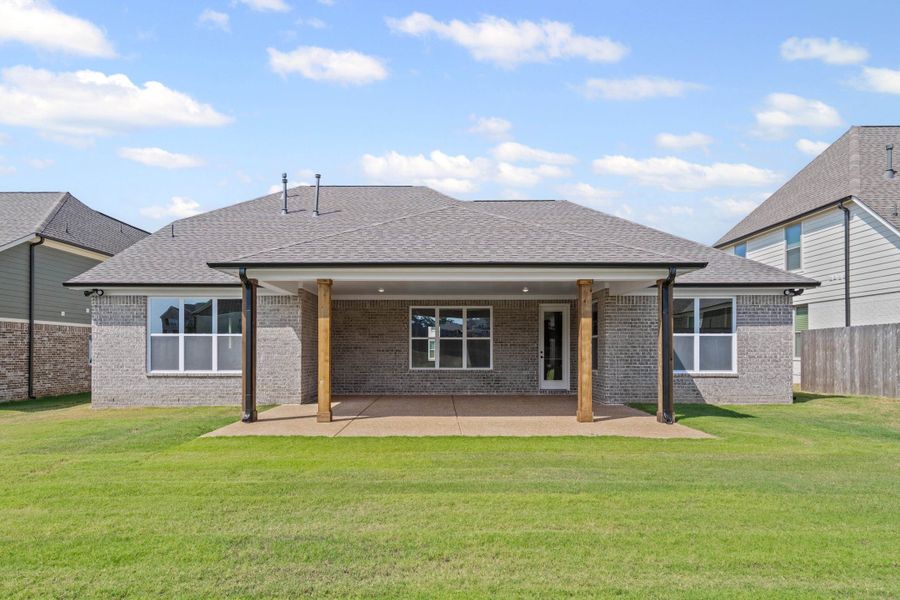 Exterior details and patio area of a home in White Oak, Arlington (Image 4). Exterior details and patio area of a home in White Oak, Arlington (Image 4).