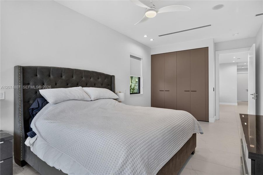 Furnished interior view inside a new home in , Fort Lauderdale (Image 29). Furnished interior view inside a new home in , Fort Lauderdale (Image 29).