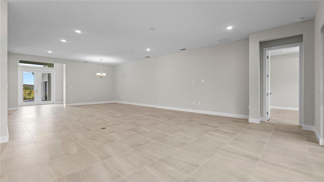 Spacious, unfurnished interior of a new home in Cresswind Lakewood Ranch, Lakewood Ranch (Image 25).