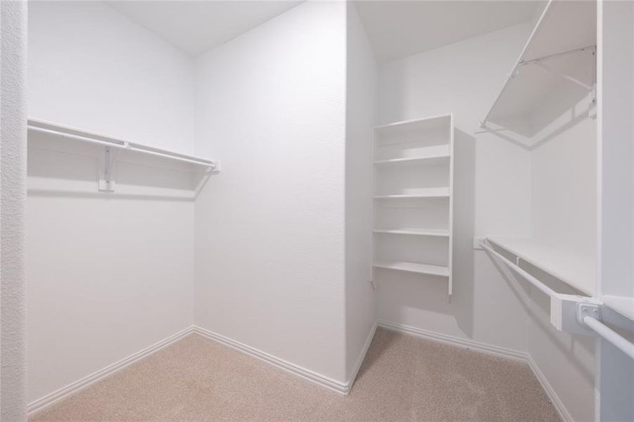 Spacious, unfurnished interior of a new home in Lake Pointe: Lake Pointe at Paloma Creek, Little Elm (Image 11).