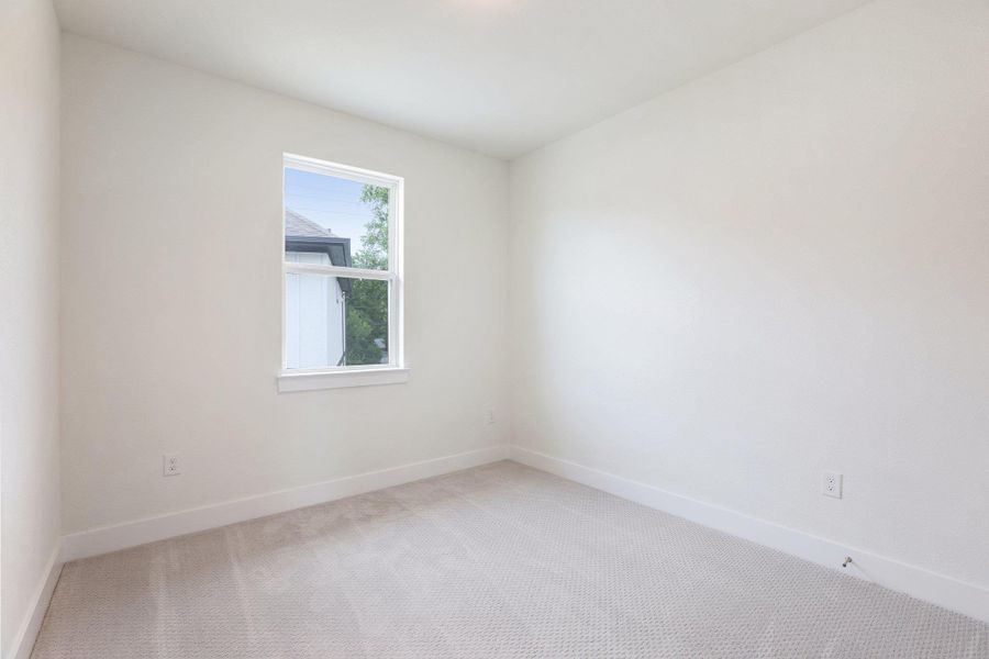 There are 2 secondary bedroomson the upper level.