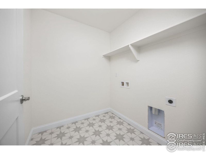 Spacious, unfurnished interior of a new home in Westerly, Erie (Image 24).