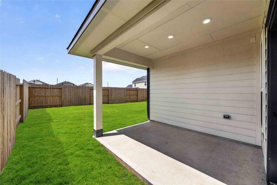 Exterior details and patio area of a home in La Segarra 40', Brookshire (Image 3). Exterior details and patio area of a home in La Segarra 40', Brookshire (Image 3).