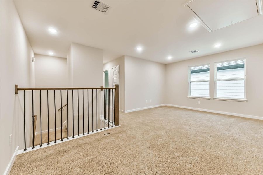 Spacious, unfurnished interior of a new home in , Missouri City (Image 26).