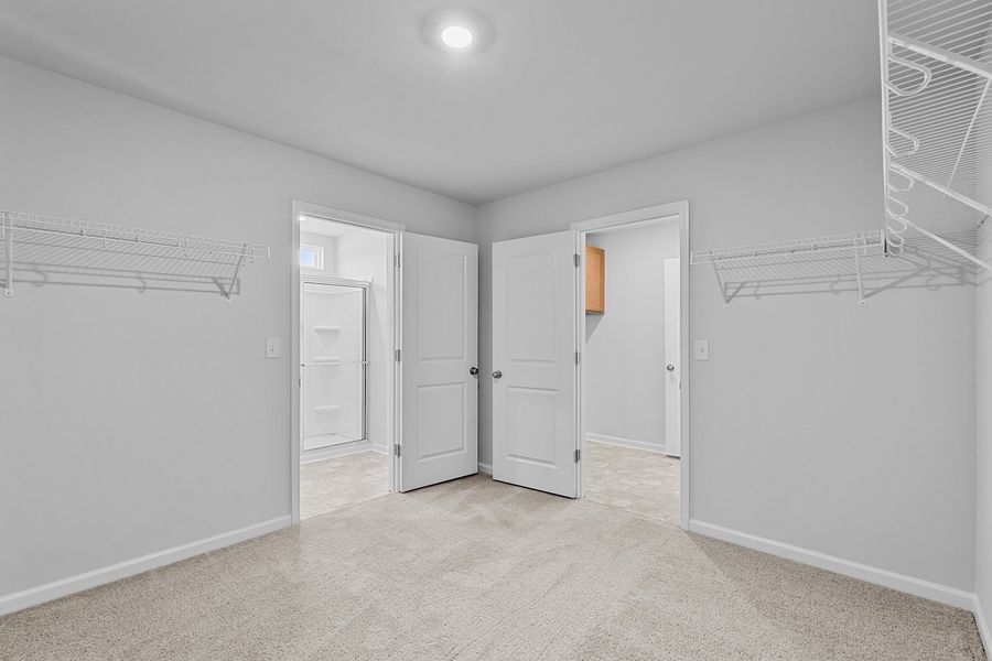 Spacious, unfurnished interior of a new home in Hanes Lake, Winston-Salem (Image 28).