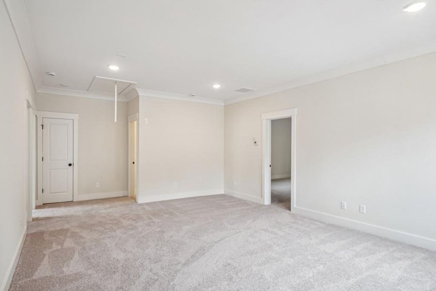 Spacious, unfurnished interior of a new home in Arden on Lanier, Cumming (Image 30).