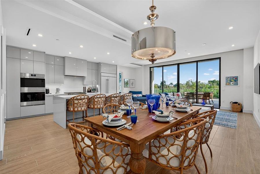 Furnished interior view inside a new home in , Longboat Key (Image 37).