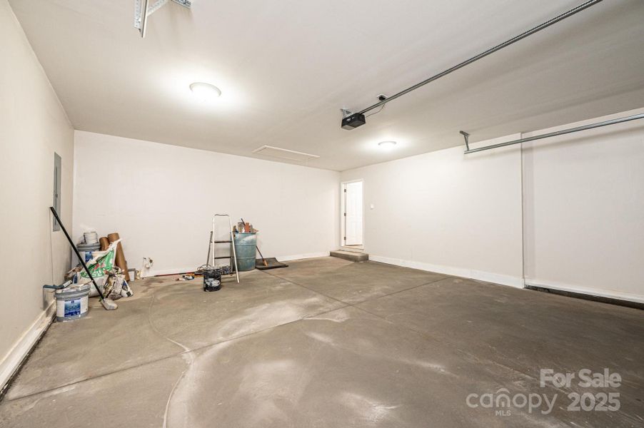 Spacious, unfurnished interior of a new home in , Newton (Image 28).