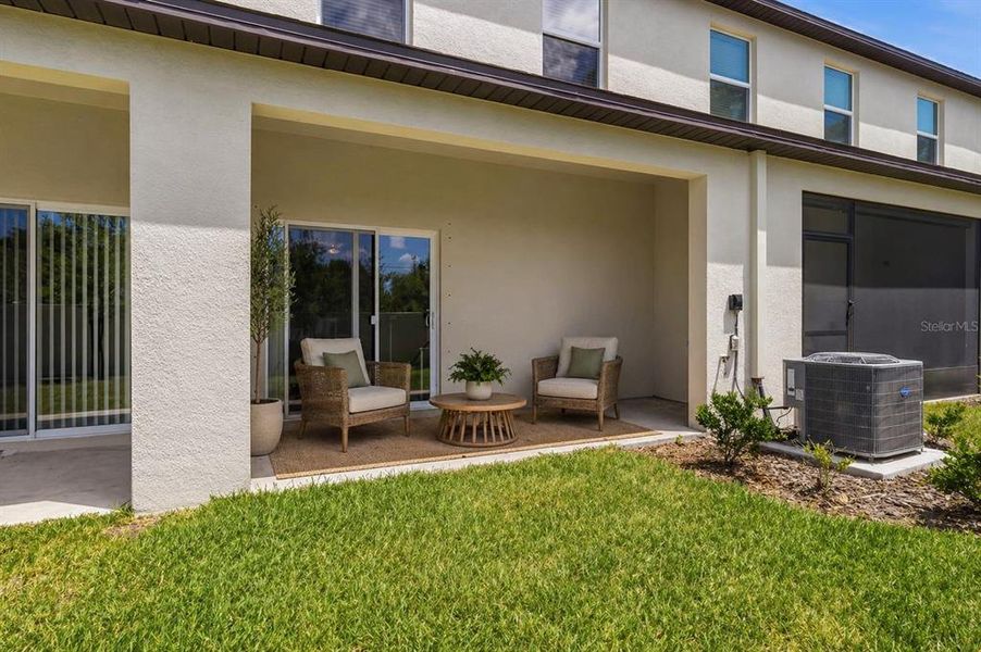 Exterior details and patio area of a home in , Ruskin (Image 3).