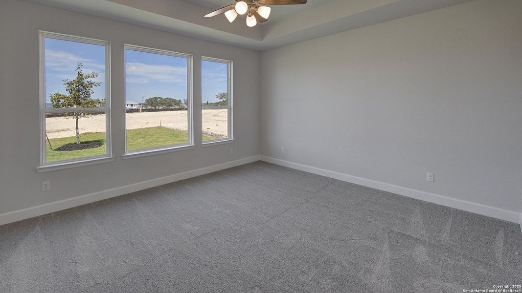 Spacious, unfurnished interior of a new home in Esperanza 60', Boerne (Image 16).