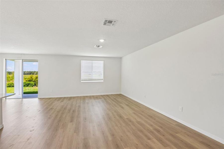 Spacious, unfurnished interior of a new home in Two Rivers - Classic Series, Zephyrhills (Image 17).