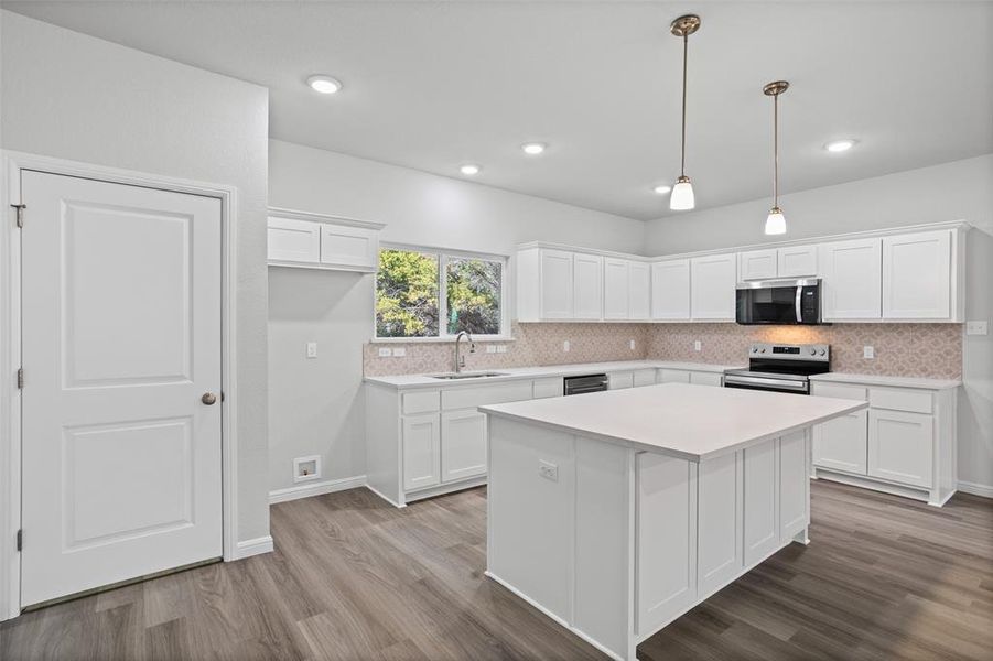 Furnished interior view inside a new home in , Rio Vista (Image 9).
