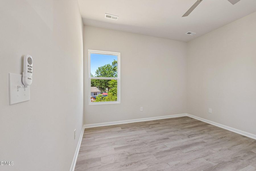 24-web-or-mls-N Ireland St-S1806-024