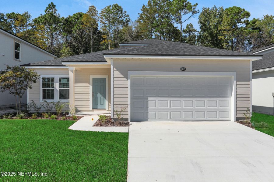Exterior details and patio area of a home in Bellbrooke, Jacksonville (Image 1). Exterior details and patio area of a home in Bellbrooke, Jacksonville (Image 1).