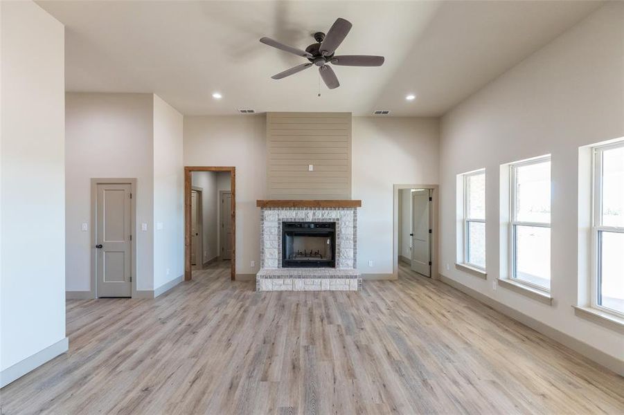 Spacious, unfurnished interior of a new home in , Abilene (Image 20).